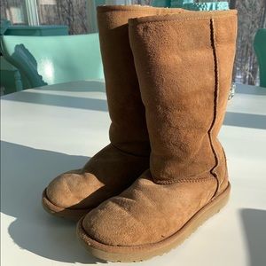 UGGs size 7 (tall)